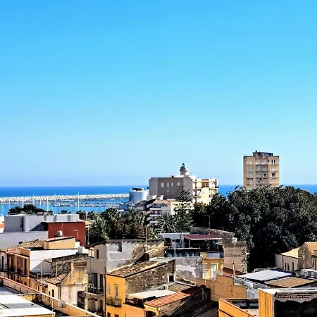 Castel Sant'angelo Sea View 펜션