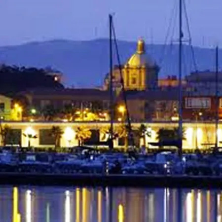 펜션 Castel Sant'angelo Sea View