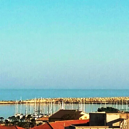 펜션 Castel Sant'angelo Sea View 리카타